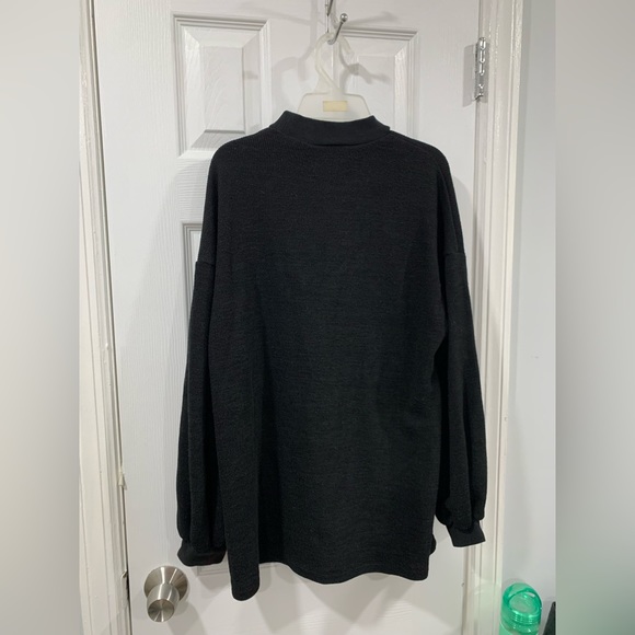 Cute and Comfy Black Size M Pearled Sweatshirt from SHEIN - Picture 2 of 8